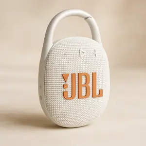Portatīvais skaļrunis JBL Clip 5, balts